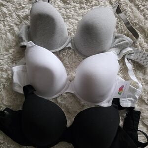 NWT Fruit Of The Loom Women's Bras Set Of 3- Black, Gray, and White Bra